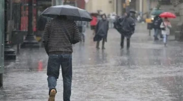 تحذير لـ 3 ظواهر.. الأرصاد توضح فرص استمرار الأمطار الغزيرة خلال الأيام المقبلة